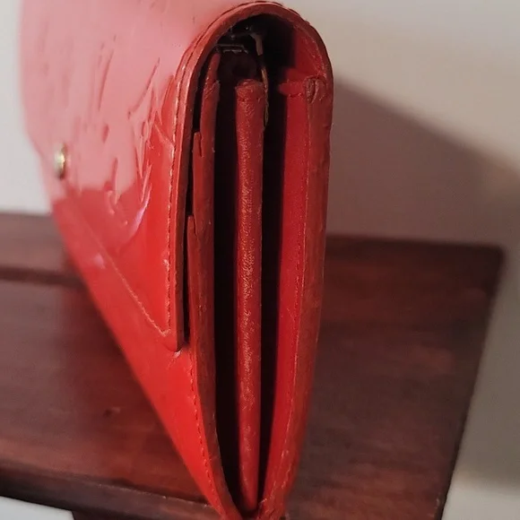 Authentic LV wallet - Picture 2 of 4